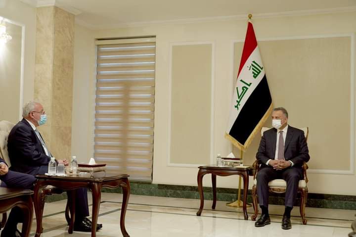 رئيس مجلس الوزراء السيد مصطفى الكاظمي يستقبل وزير الخارجية الفلسطيني