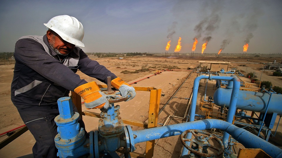 غدا.. العراق يوقع عقدا لتصدير الوقود الى لبنان