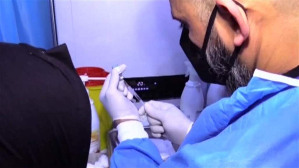 الصحة تؤكد استمرار حملتها لتوزيع اللقاح في مدينة الصدر
