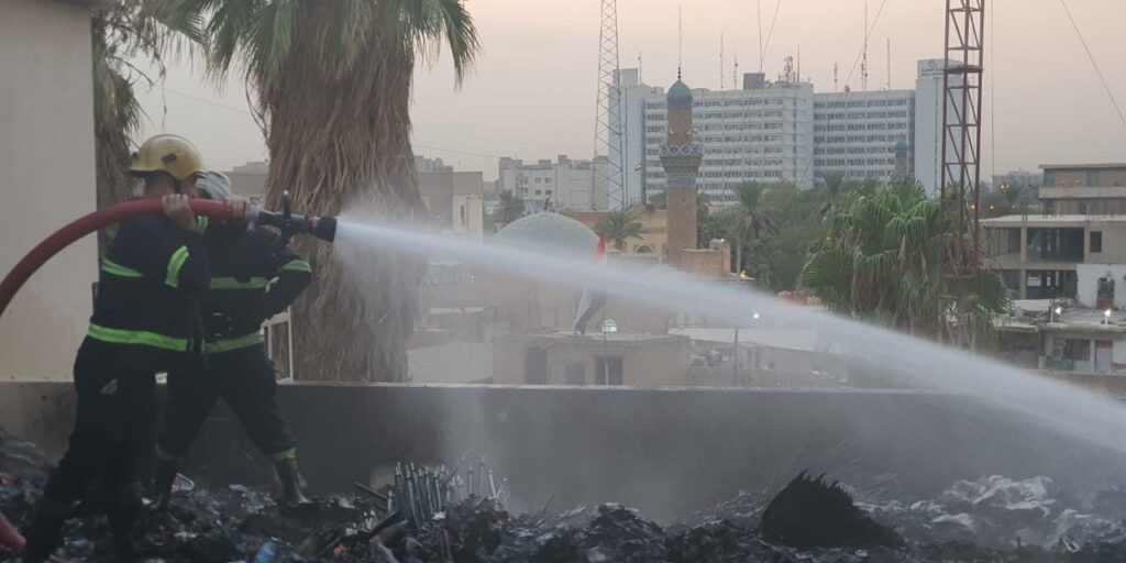 إخماد حريق في بناية سكنية بمنطقة الشورجة وسط بغداد