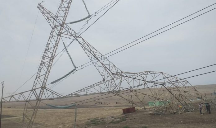 سقوط 3 ابراج لنقل الطاقة الكهربائية باستهداف ارهابي غربي الانبار