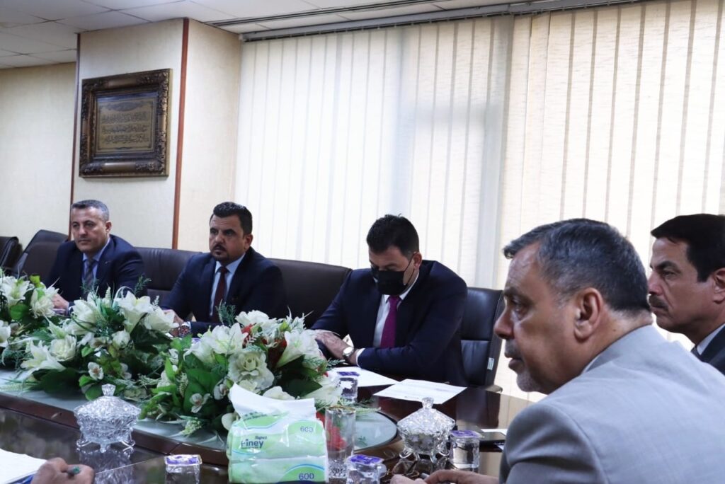 محافظ بغداد يعلن تشكيل لجنة لمعالجة ملف محاضري 2020