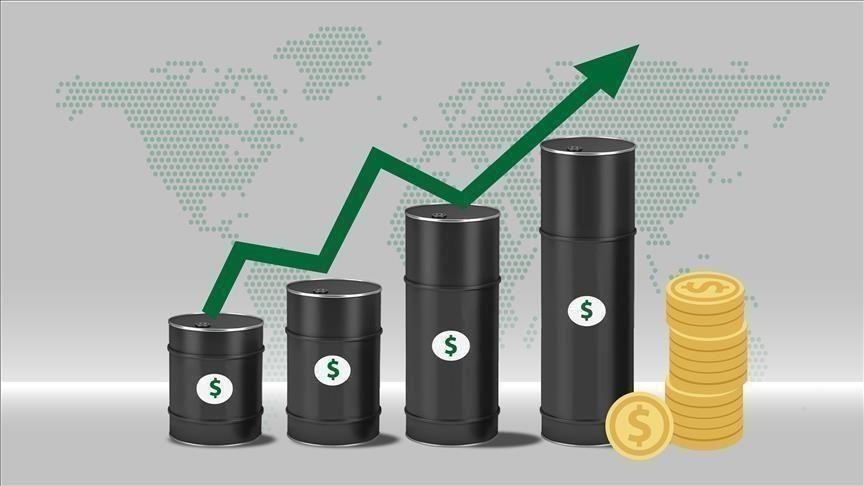 أسعار النفط تعاود الارتفاع وبرميل برنت عند 83 دولاراً
