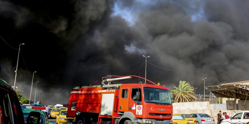 اندلاع حريق داخل مخزن تجاري وسط بغداد