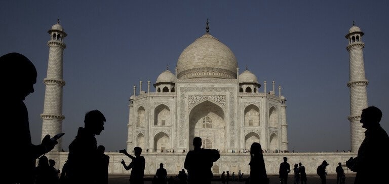 الهند تفتح ابوابها امام السياح الاجانب