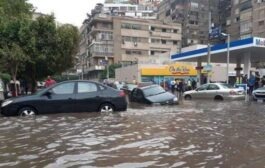 مصر.. اغلاق طرق رئيسة بسبب السيول