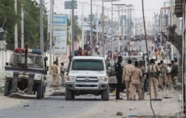 مقتل 5 على الأقل في انفجار قوي وإطلاق نار بالعاصمة الصومالية