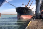 النقل : تستقبل سفينتين تجاريتين في ميناء ام قصر الشمالي وناقلة نفط في الميناء الجنوبي