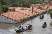 ارتفاع حصيلة ضحايا الفيضانات في البرازيل إلى 94 قتيلا 