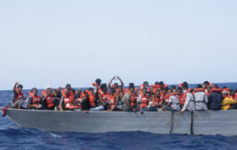خفر السواح اليوناني يعلن إنقاذ 100 مهاجر قرب جزيرة باروس 
