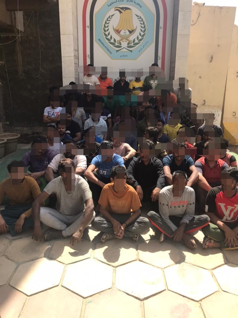القبض على ٥٠ اجنبياً مخالفاً لقانون الإقامة شمالي بغداد 