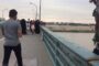 انقاذ مواطن حاول الانتحار من أعلى جسر الائمة في بغداد 