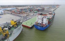 النقل تعلن عن استقبال 6 سفن تجارية في ميناء ام قصر الشمالي 