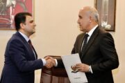 الادارة بالوكالة للوزارات تصل كردستان: وزير الكهرباء يدير مهام الثروات الطبيعية 