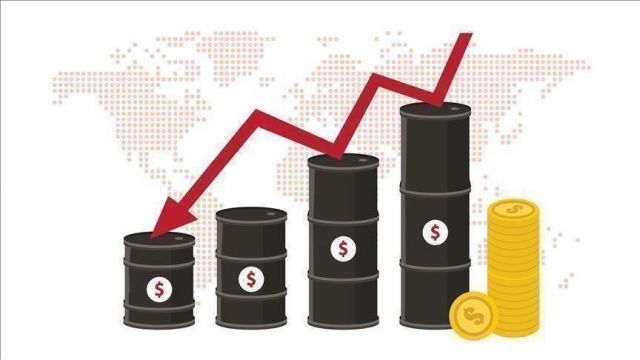 أسعار النفط تتراجع وسط تحذيرات من تباطؤ اقتصادي 