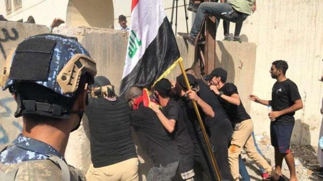 وزير الصدر: نحمل الكتل السياسية اي اعتداء على المتظاهرين السلميين 