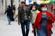 موسكو تنصح السكان بارتداء الكمامات في الأماكن العامة المغلقة 