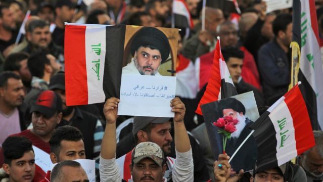 التيار الصدري يوجه متظاهري المحافظات بالإنسحاب والعودة لمنازلهم 