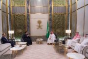 الحكيم يلتقي ولي العهد السعودي لتعزيز العلاقات الثنائية بين البلدين 