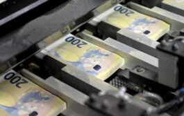 4 أسباب تضع اليورو على شفا الهاوية 