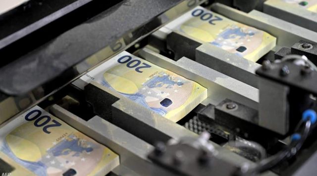 4 أسباب تضع اليورو على شفا الهاوية 