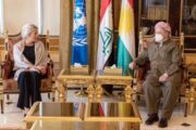 بارزاني وبلاسخارت: حل مشاكل العراق يكون بالدستور 