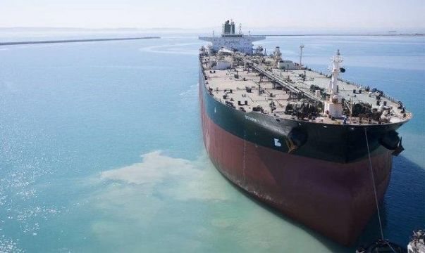 الحرس الثوري يعلن احتجاز سفينة أجنبية في الخليج كانت في طريقها لتهريب الوقود 