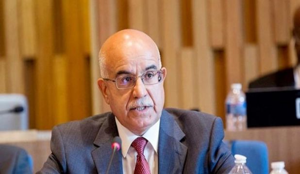 وزير الصحة صالح الحسناوي يباشر مهام عمله